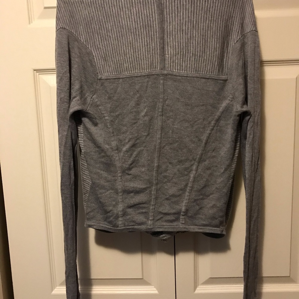 Iconic Sweater Wrap - Picture 4 of 9